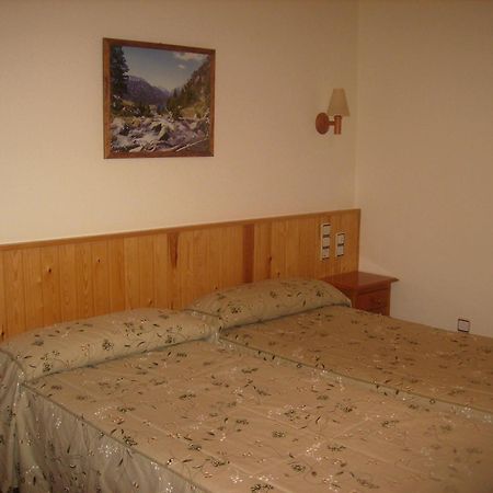 Hostal Pernalle Erillavall Exterior foto